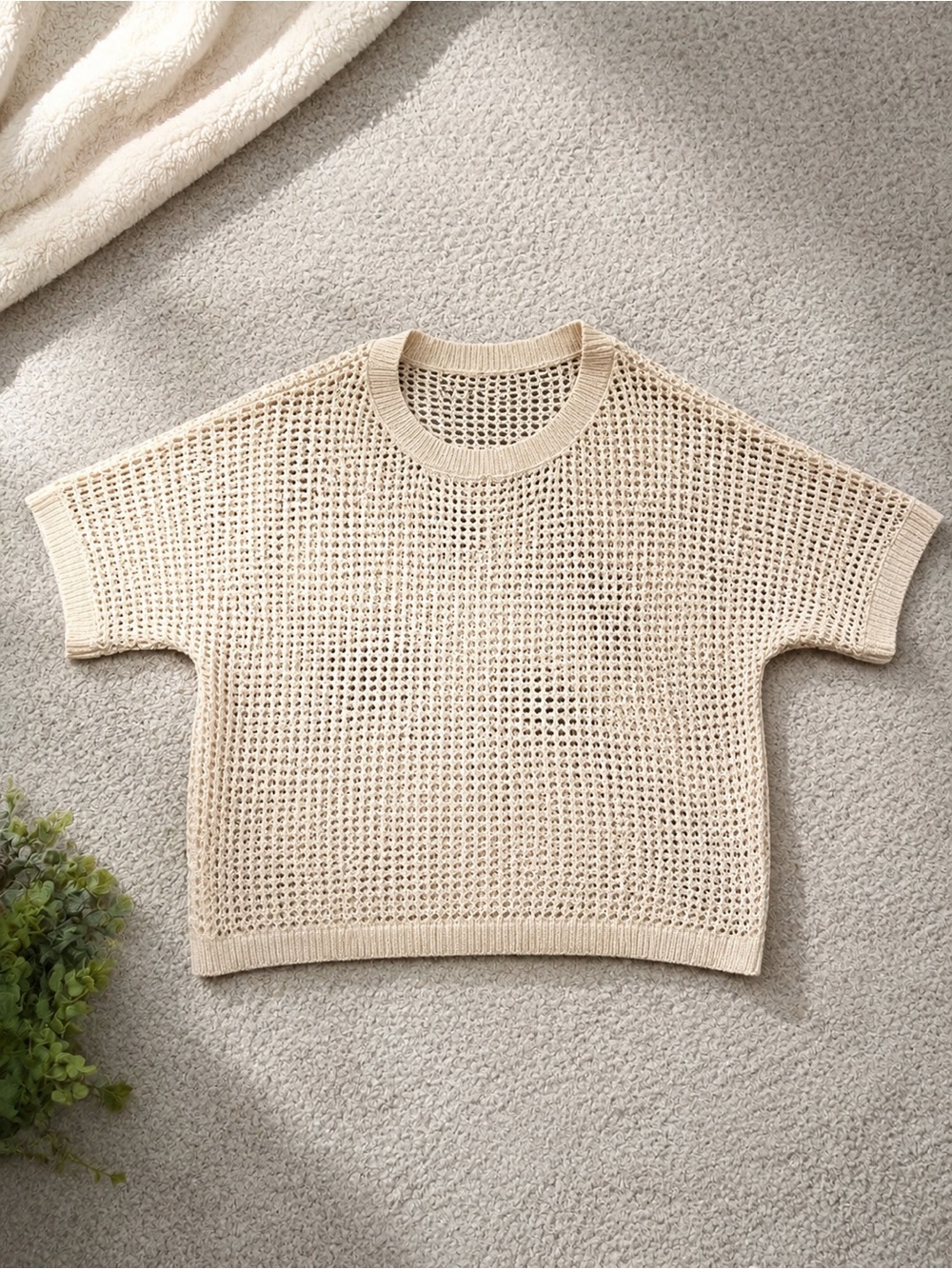 Open-Weave Short Sleeve Knit Top in Cream